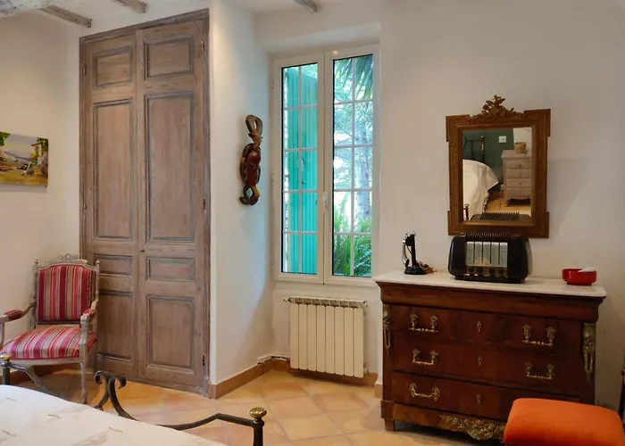 Andibru Дом отдыха Антиб